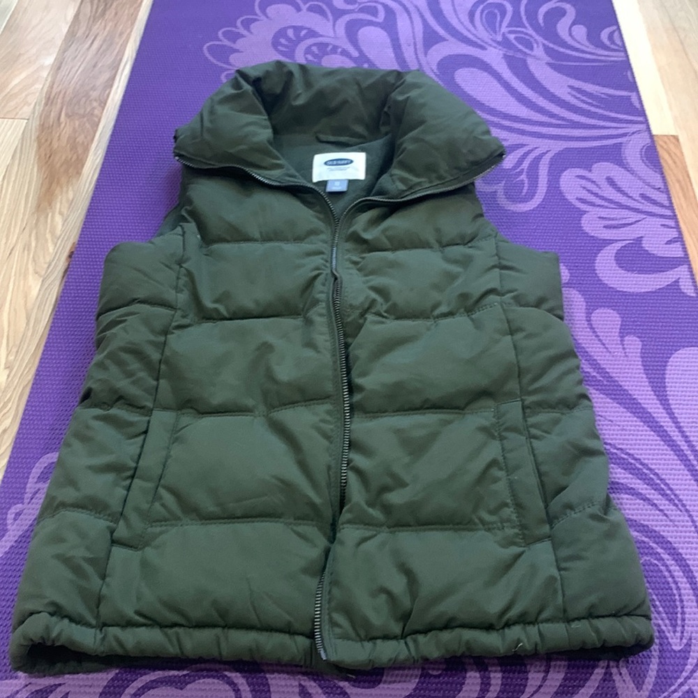 Forrest green old navy puffy vest